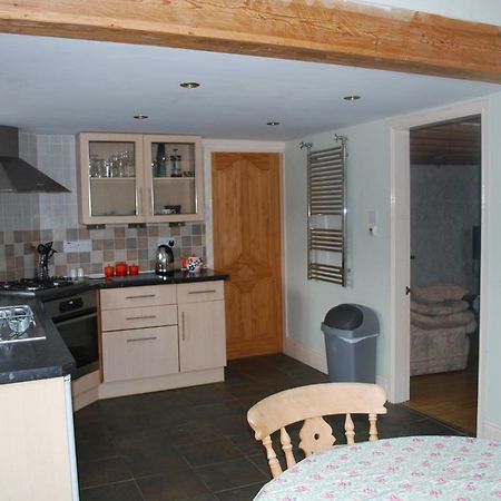 Ty Gylfinir Villa Llandegla Kültér fotó