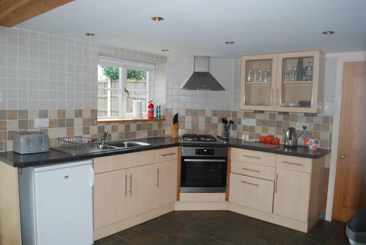 Ty Gylfinir Villa Llandegla Kültér fotó